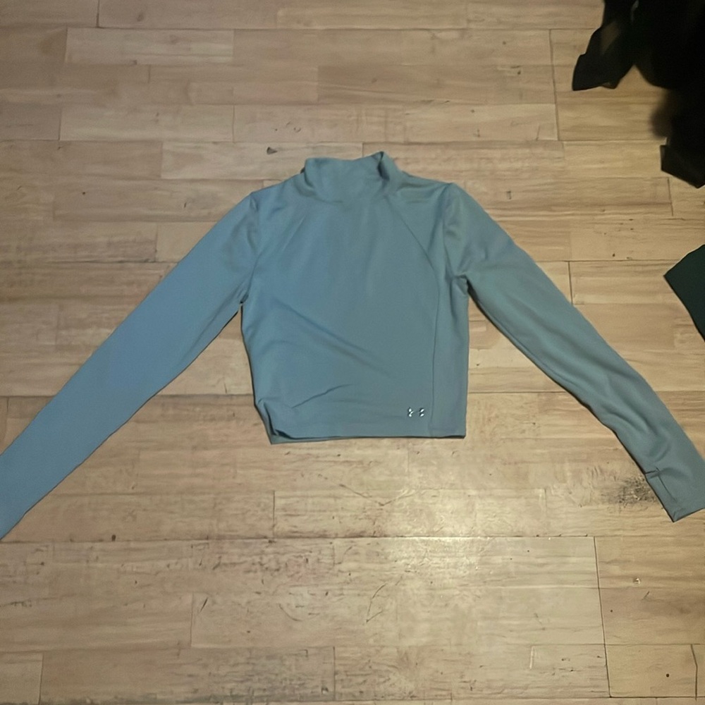 under armor long sleeve dryfit top